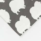 白いポメラニア犬はパターンのシルエットを描きます フリースブランケット (角)