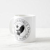 白いマグで黒いTOLの盾(2) コーヒーマグカップ (正面左)