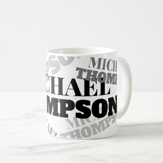 白いマグと黒い灰色のセリフ付きフォントはっきりした名 コーヒーマグカップ (正面右)