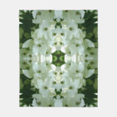 白いヤマボウシの花の模様 フリースブランケット (正面)