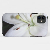 白いユリが近くに咲く Case-Mate iPhoneケース (裏面(横))