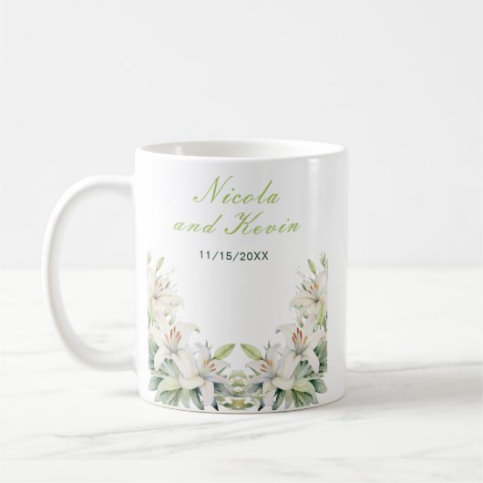 白いユリの花の結婚式 コーヒーマグカップ (左)