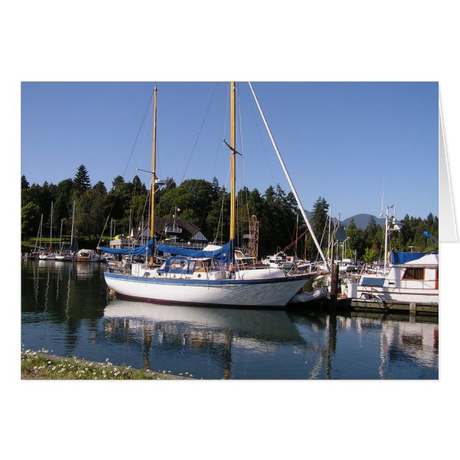 白いヨット (正面横)