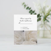 白いラッフル紙花返信カード 出欠カード (スタンド正面)