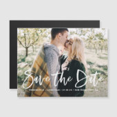 白いレタリングオーバーレイ写真Save the Date Magnet (正面/裏面)