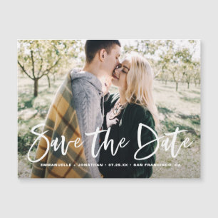 白いレタリングオーバーレイ写真Save the Date Magnet