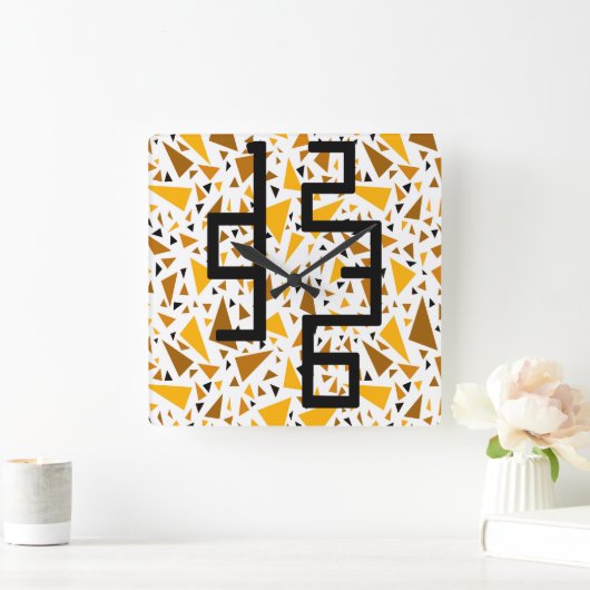 白いレトロ背景に黄色い茶色の三角形 スクエア壁時計 (ホーム)