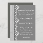 白いレースと灰色の素朴な木結婚の靴 招待状 (正面/裏面)