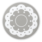 白いレースのよう切り出しが灰色の顔 セラミックノブ (正面)