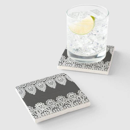 白いレースは黒に対して敏感なボーダーを形作ります ストーンコースター (横)