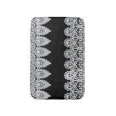 白いレースは黒に対して敏感なボーダーを形作ります バスマット (正面縦)