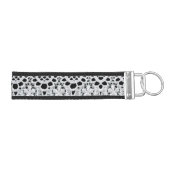 白いレースは黒に対して敏感なボーダーを形作ります リストバンドキーホルダー (鍵右)