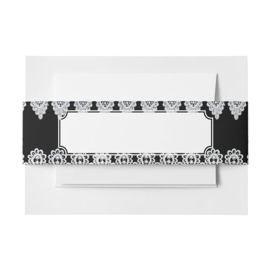 白いレースは黒に対して敏感なボーダーを形作ります 招待状ベリーバンド (正面例)
