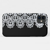 白いレースは黒に対して敏感なボーダーを形作ります Case-Mate iPhoneケース (裏面(横))