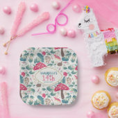 白いヴィンテージコテージコアのキノコの誕生日 ペーパープレート (パーティー)