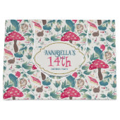 白いヴィンテージコテージコアのキノコの誕生日 ラージペーパーバッグ (正面)