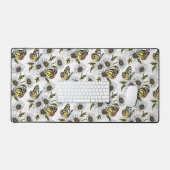 白い上にデイジーの蝶や花 デスクマット (キーボード&マウス)