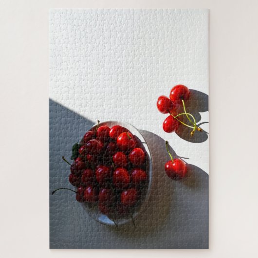 白い上に熟したさくらんぼを持つ美的な静物 ジグソーパズル (縦)