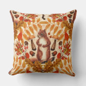 白い上に秋のリス クッション (正面)