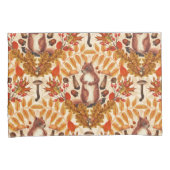 白い上に秋のリス 枕カバー (正面右)