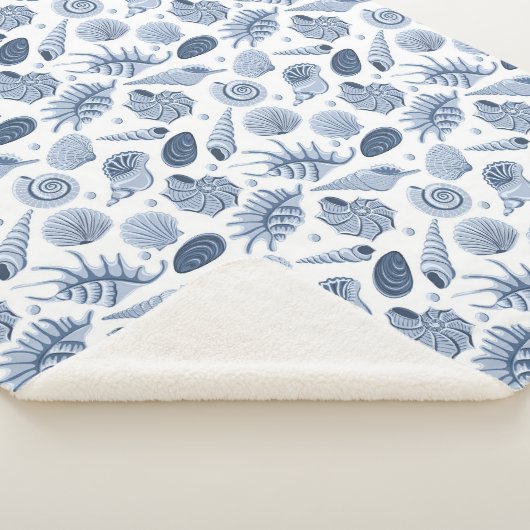 白い上に青い手描きの貝殻 シェルパブランケット (3/4)