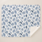 白い上に青い手描きの貝殻 シェルパブランケット (正面(横))