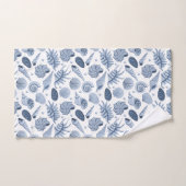 白い上に青い手描きの貝殻 ハンドタオル (ハンドタオル)