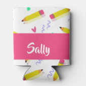 白い上に黄色い鉛筆とスクラブル 缶クーラー (裏面)