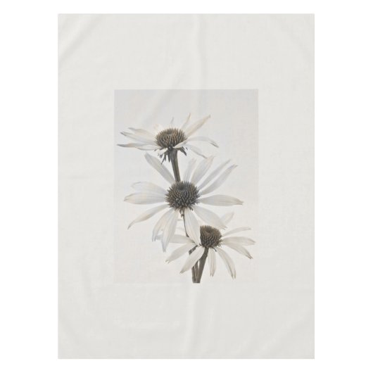 白い円錐形の花3つ テーブルクロス (正面)