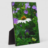 白い円錐花、紫色の花と蛾 フォトプラーク (側面)