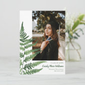 白い卒業発表に緑のシダの植物 招待状 (スタンド正面)