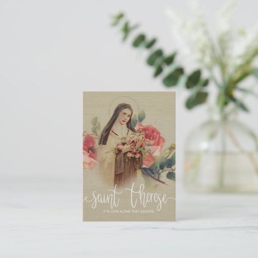 白い原稿は| St.テレーズのバラの神聖なカードの上にありました 名刺 (スタンド正面)