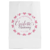 白い及びピンクの花の女の赤ちゃんの《キリスト教》洗礼式や命名式のギフトバッグ ミディアムペーパーバッグ (裏面)