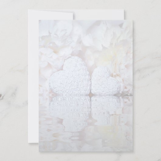 白い反射牡丹の花とハート結婚ズ 招待状 (裏面)