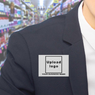 白い四角形の上のビジネス名とロゴのボタン 缶バッジ