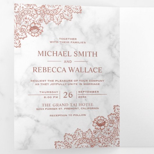 白い大理石とバラ金ゴールドレース結婚の写真 三つ折り招待状 (内部最初)