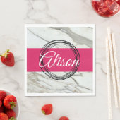 白い大理石と明るい赤紫色ピンクの名前を追加 スタンダードランチョンナプキン (インサイチュ)