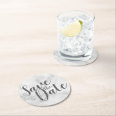 白い大理石モダンの結婚式を日付を保存 ラウンドペーパーコースター (インサイチュ)