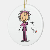 白い女性の棒の姿のナースのTシャツおよびギフト セラミックオーナメント (左)