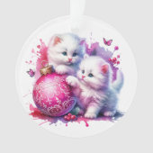 白い子猫たちがピンクのクリスマスと戯れる オーナメント (正面)