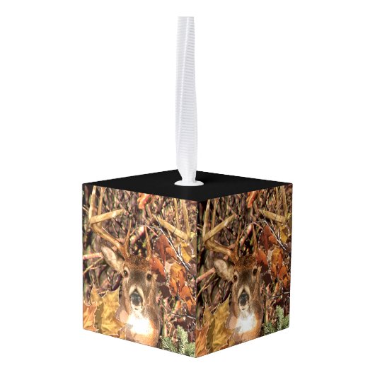 白い尾の鹿の頭の秋のエネルギーが千に威勢よく キューブオーナメント (裏面アングル)