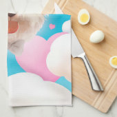 白い帽子をかぶったふわふわの犬 キッチンタオル (四つ折り)