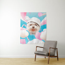 白い帽子をかぶったふわふわの犬 タペストリー