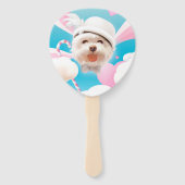 白い帽子をかぶったふわふわの犬 ハンドファン (正面)