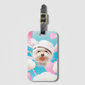 白い帽子をかぶったふわふわの犬 ラゲッジタグ (正面縦)