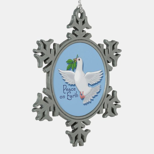 白い平和の鳩が地上に スノーフレークピューターオーナメント (左)