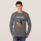 白い幽霊とテキストのハロウィン スプーキー ヴァイブス Tシャツ (正面フル)