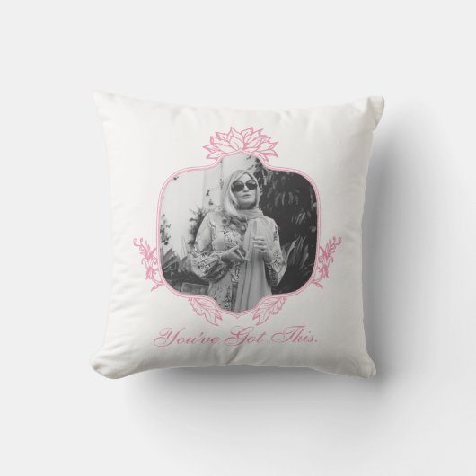 白い得蓮 クッション (正面)