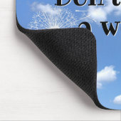 白い感動的タンポポ マウスパッド (コーナー)