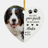 白い手のプリントを私たちのハートペットの写真 セラミックオーナメント (正面)